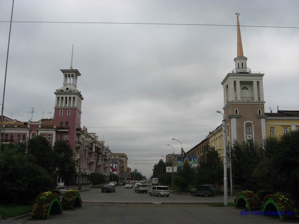 Красноярск: Вид с Красной Площади на Улицу Карла Маркса.